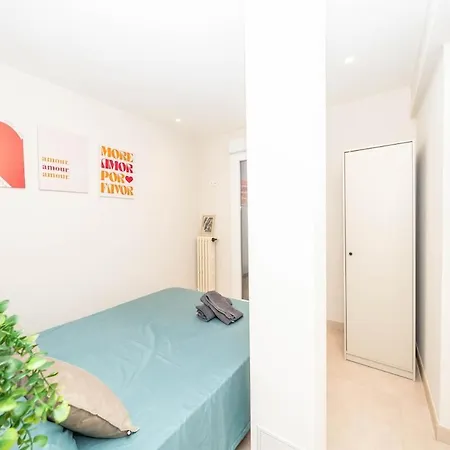 Modern, Bright, And Cozy Lägenhet