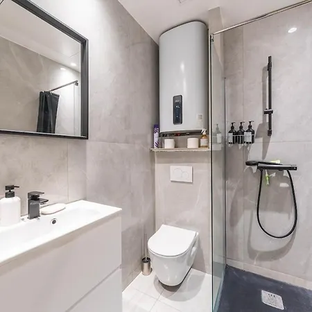 Modern, Bright, And Cozy Lägenhet *