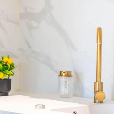 Modern, Bright, And Cozy Appartement